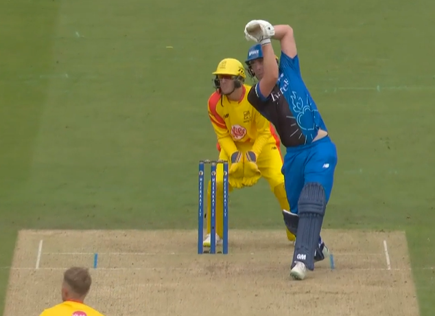 4444! Dan Lawrence hammers Joe Root