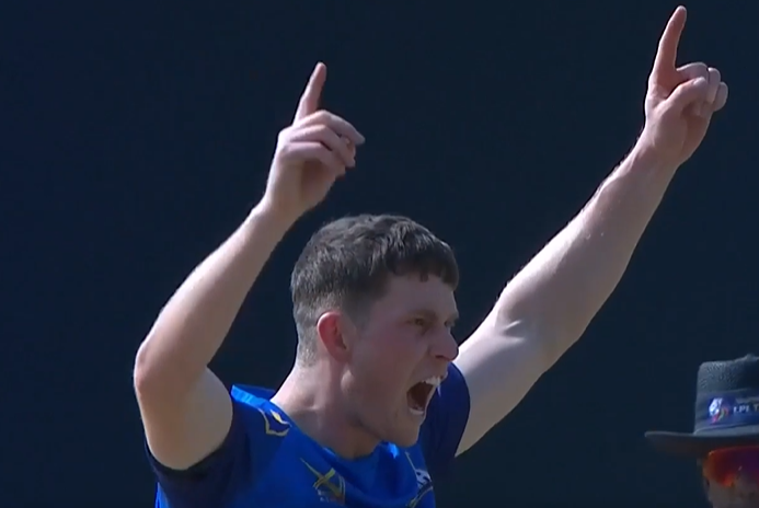 Hayden Kerr stings Galle with a 3-fer!