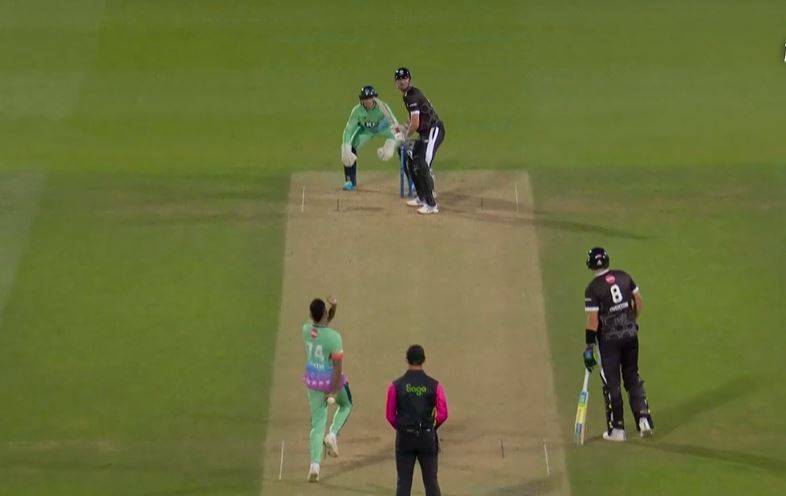 3-fer! Sunil Narine spins web around Manchester