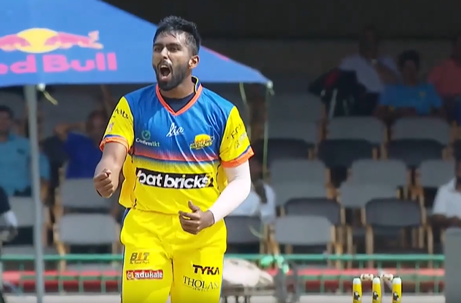 3-fer! M Venkatesh troubles Shivamogga's batters