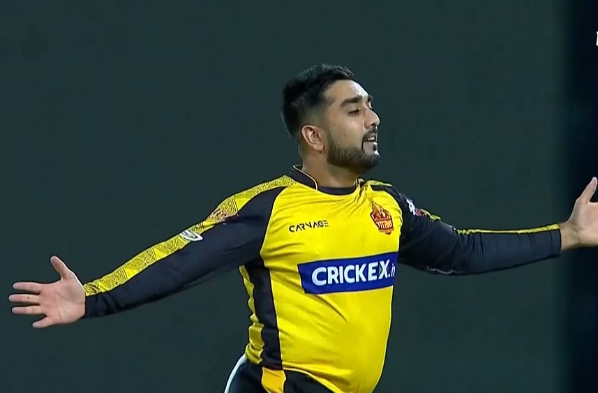 4-fer! Tabraiz Shamsi displays his wizardry