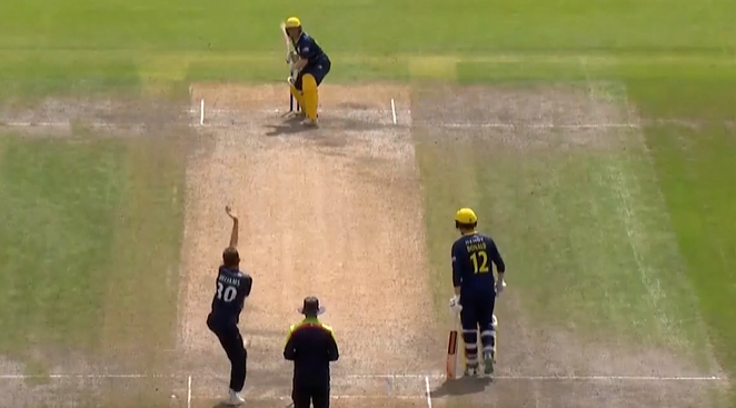 Will Williams rips through Hampshire with a 3-fer