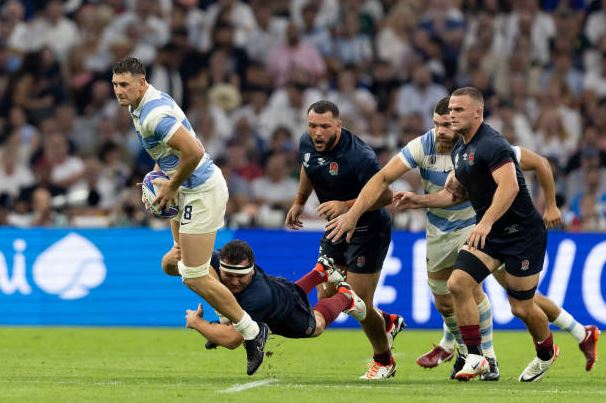 England flatten meek Argentina by 17 points