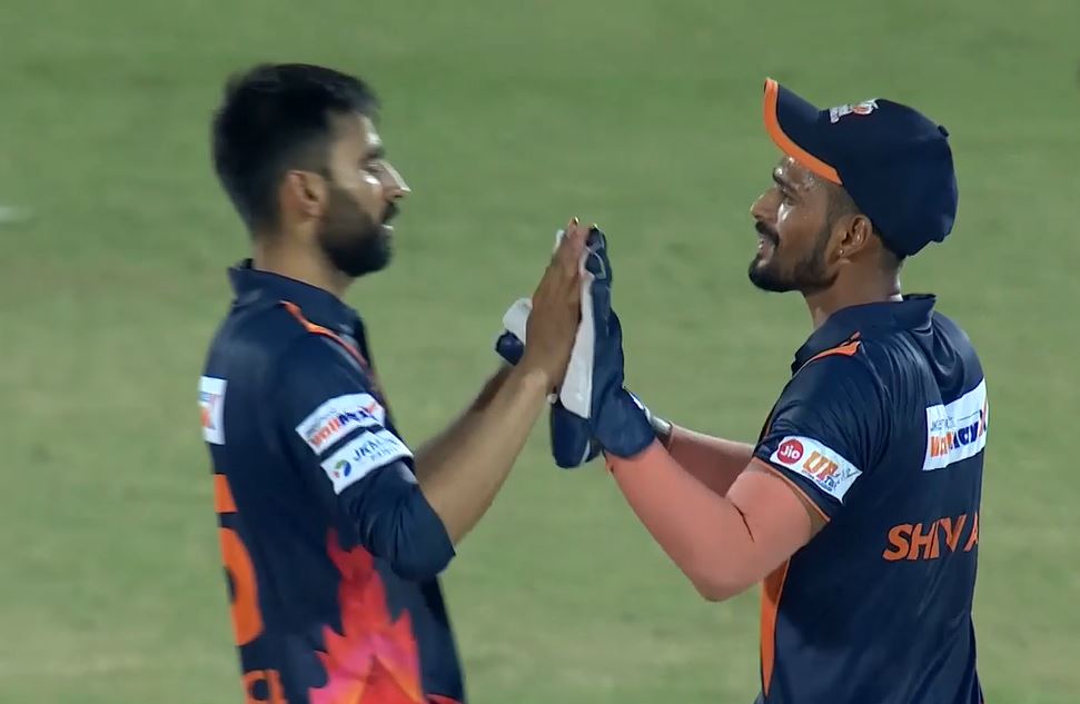 Dominant Kashi stroll past Gorakhpur by 31 runs