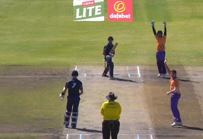 Danie van Schoor shines with a brilliant 3-fer