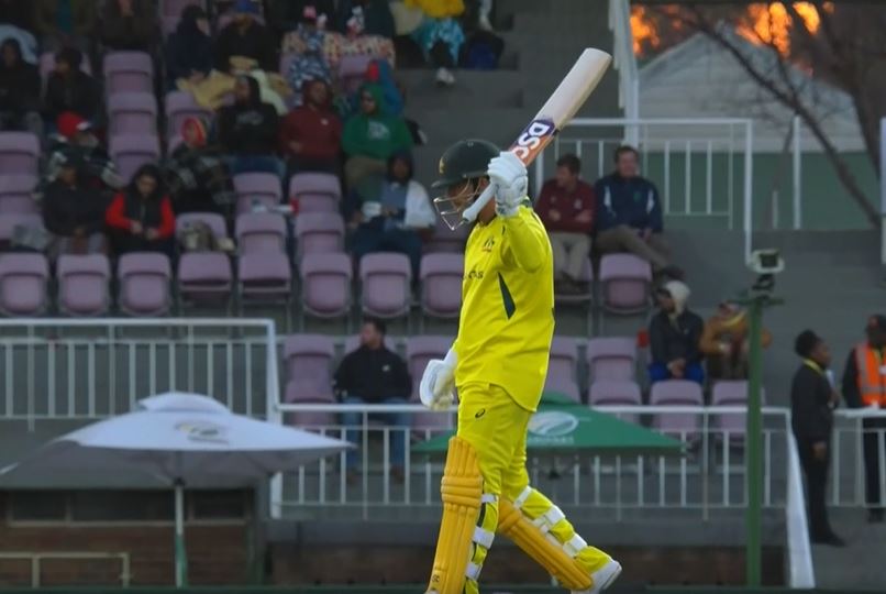 David Warner roars with quick-fire 78