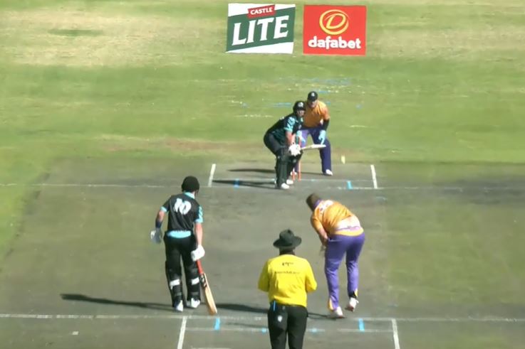 Jan Frylinck fights with a crucial captain's knock of 52*