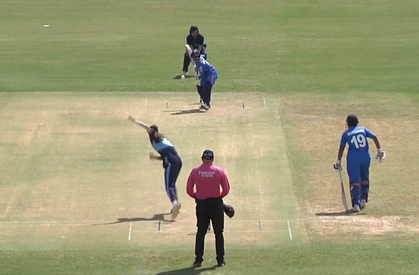Inexorable Italy sail past France by 62 runs