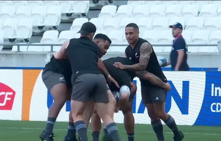New Zealand train in Lyon ahead of Italy showdown