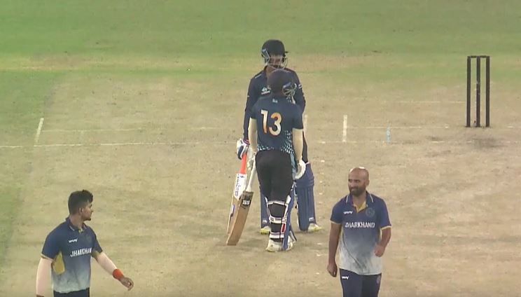 67 off 51! Kartik Biswal's heroics go in vain