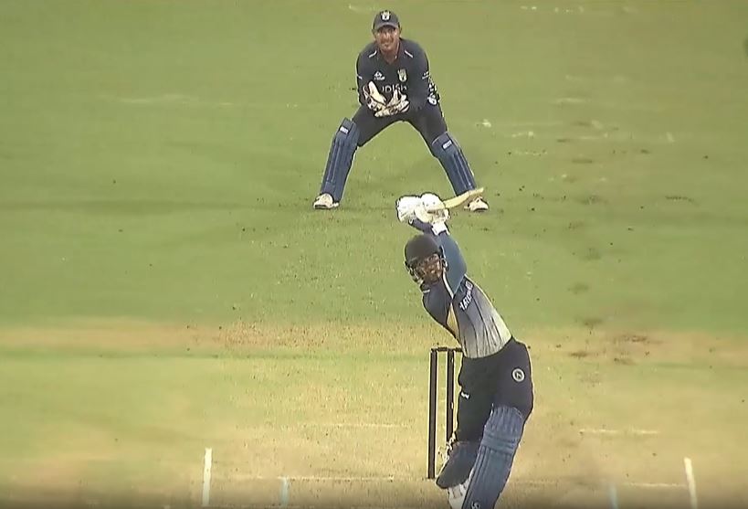 Kumar Kushagra's gritty 64 guides Jharkhand to 178