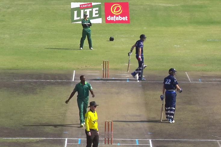 Gerhard Erasmus gives brisk start to Desert Lions with his 53