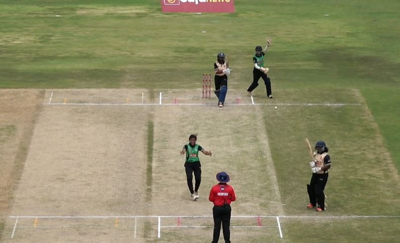 3-fer! Najla Noushad puts a leash on Ruby