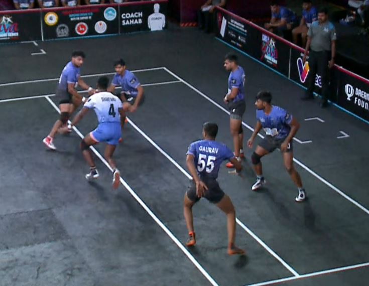 Buoyant Hampi Heroes floor Periyar Panthers 46-34