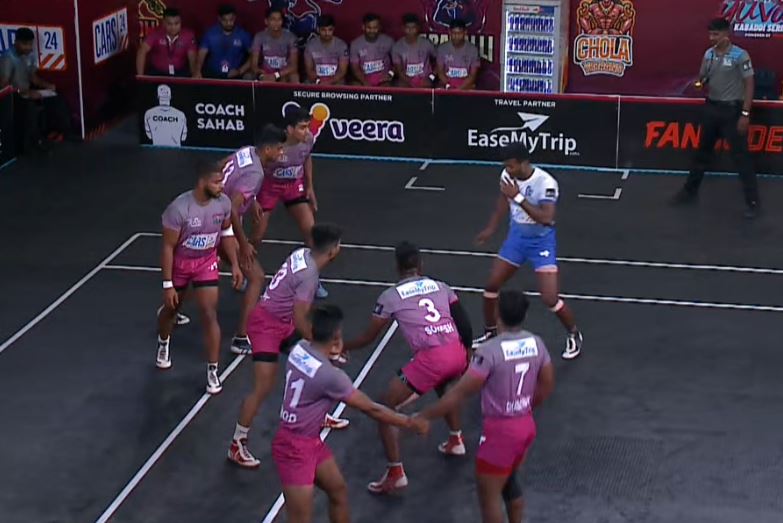 Kaziranga Rhinos pip Hampi Heroes by 2 points in a nail-biting clash