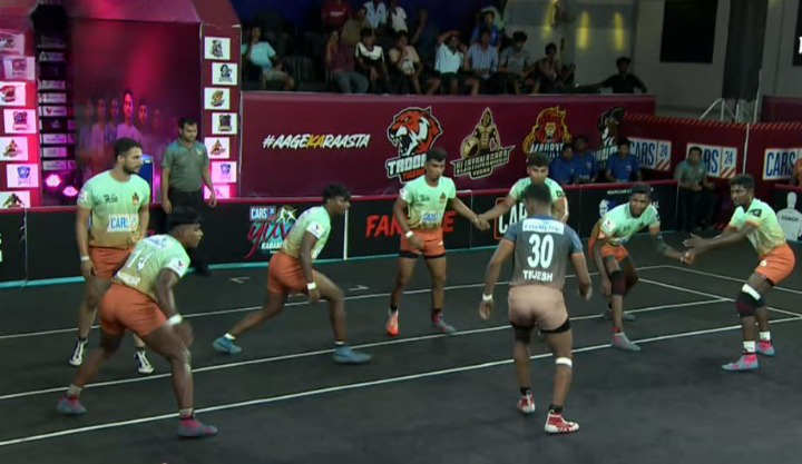 Chola Veerans fight hard to beat Nilgiri Knights 45-38