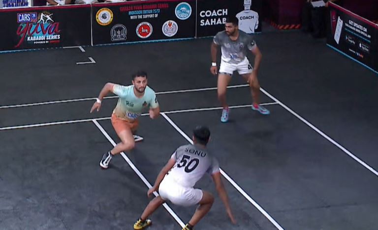 Arjun Rathee takes charge with 17 raid points