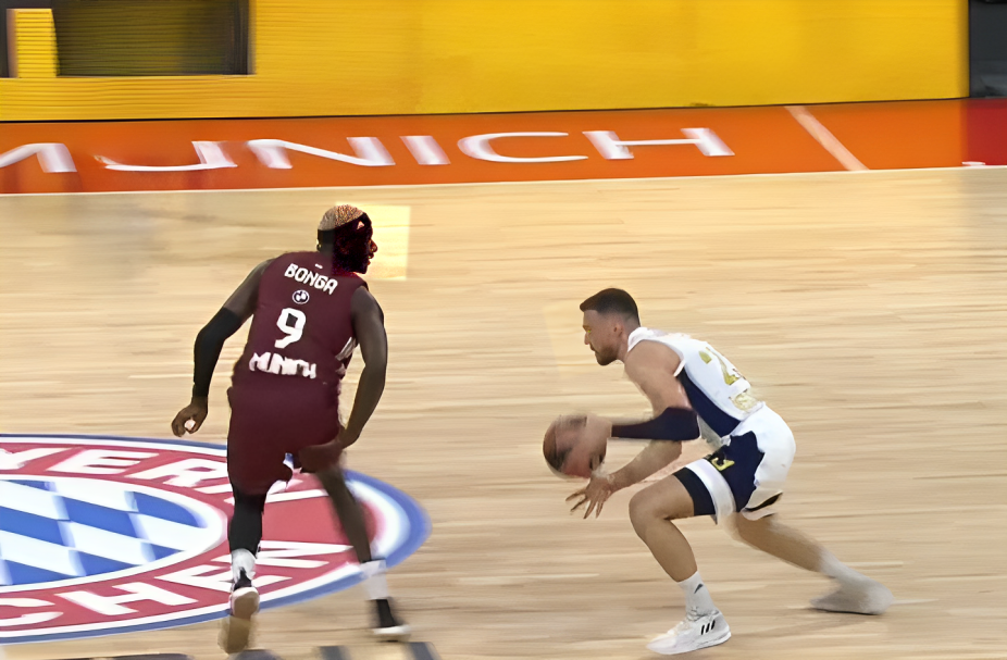 Buoyant Fenerbahce floor Bayern Munich 76-67