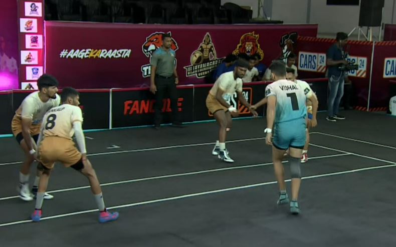 Vishal Patiyal breathes fire with 24 raid points