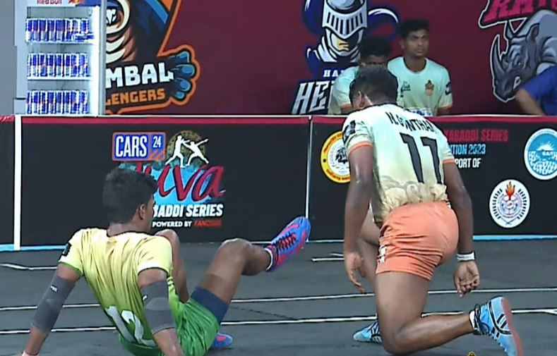 Dinesh Kumar Krishnamoorthi returns with 7 raid points