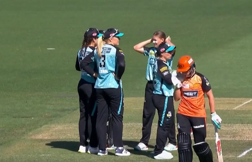 Harris goes god mode as Brisbane Heat grab 50-run win