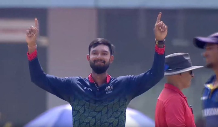 Ajay Mandal silences Jharkhand with 4/33