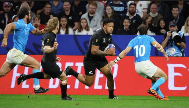 New Zealand shatter clueless Uruguay 73-0