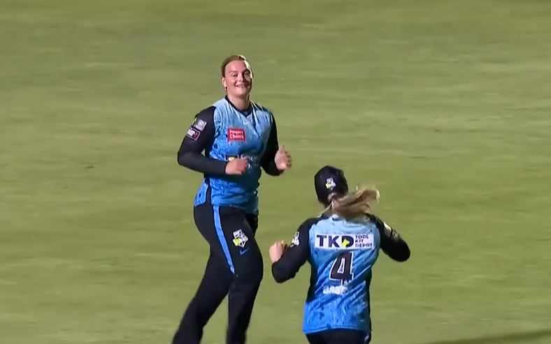 3 for 3! Megan Schutt injects some momentum