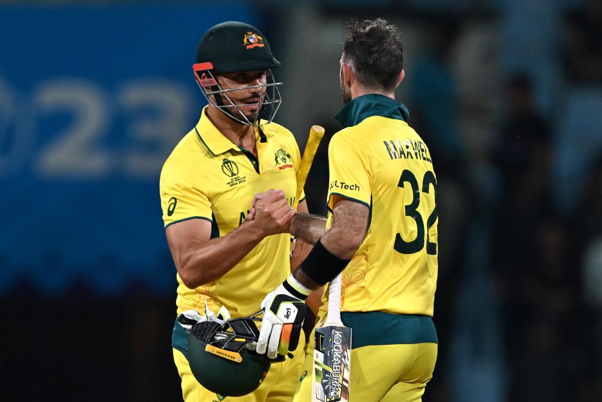 AUS outsmart SL by 5 wickets to revive WC campaign