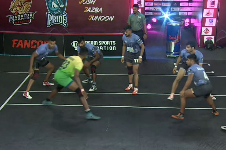 8 Raid Points! Dharanidharan Kandasamy strikes early