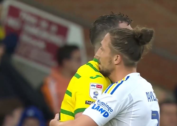 Leeds United score late to topple Norwich City 3-2