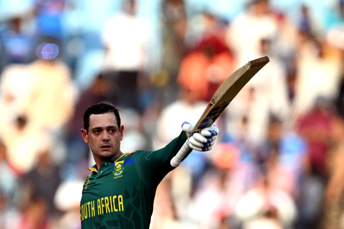 De Kock, bowlers shine as SA trounce AUS by 134 runs