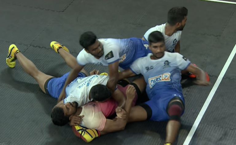 Gautam Singh Rathore's resilient defense against Vijayanagara Veers