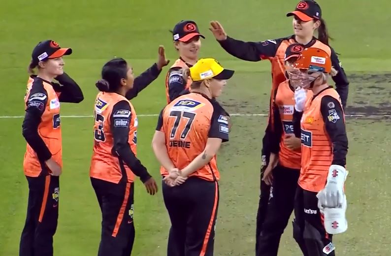 Perth Scorchers sail past Hobart Hurricanes by 98 runs