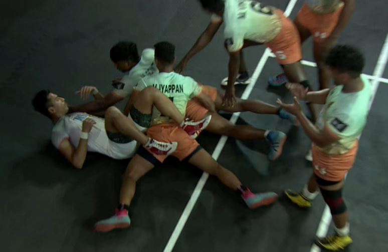 Gowtham Murgan sketches a tackle against Murthal Magnets