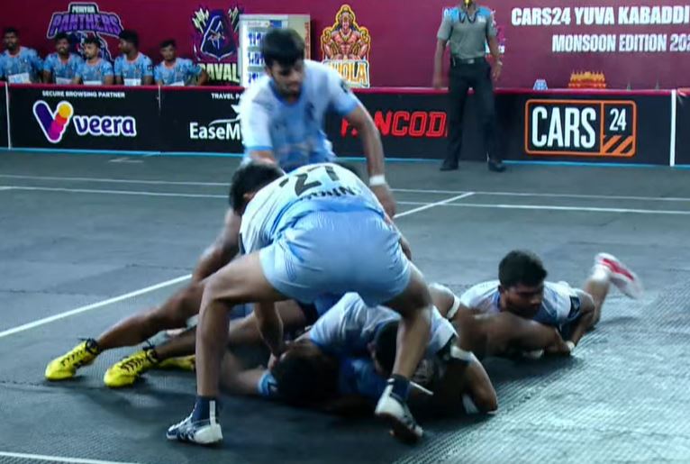 Gautam Rathore's game-changing tackles against Nilgiri Knights