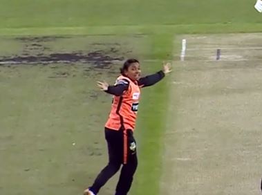 3-fer! Alana King dismantles Hobart Hurricanes