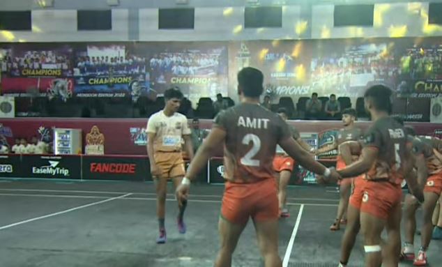 10 Tackle Points! Amit Dev puts Maratha on the backfoot