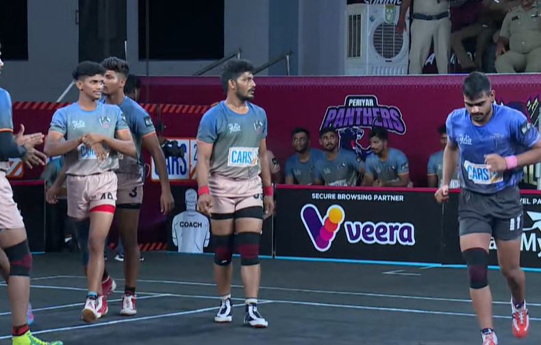 Nilgiri Knights blow out Periyar Panthers 38-21