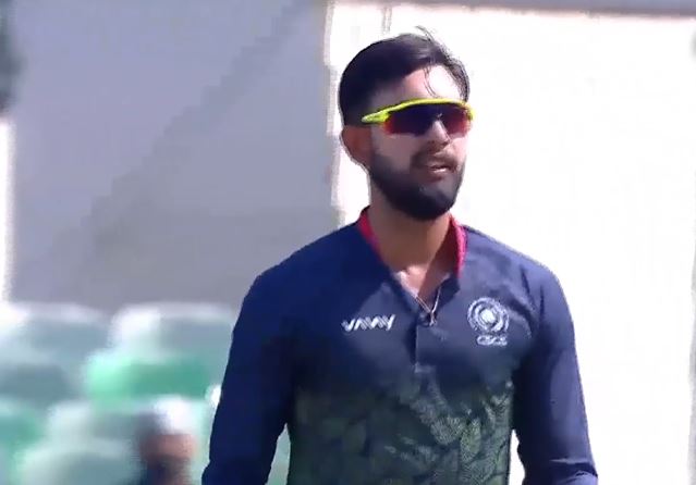Ajay Mandal stings Kerala with a 3-fer