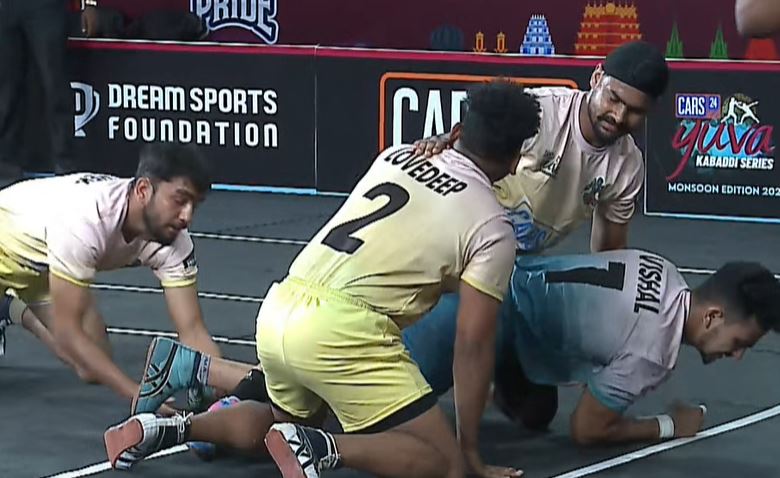 Lovedeep Singh brings down Himalayan Tahrs' raiders