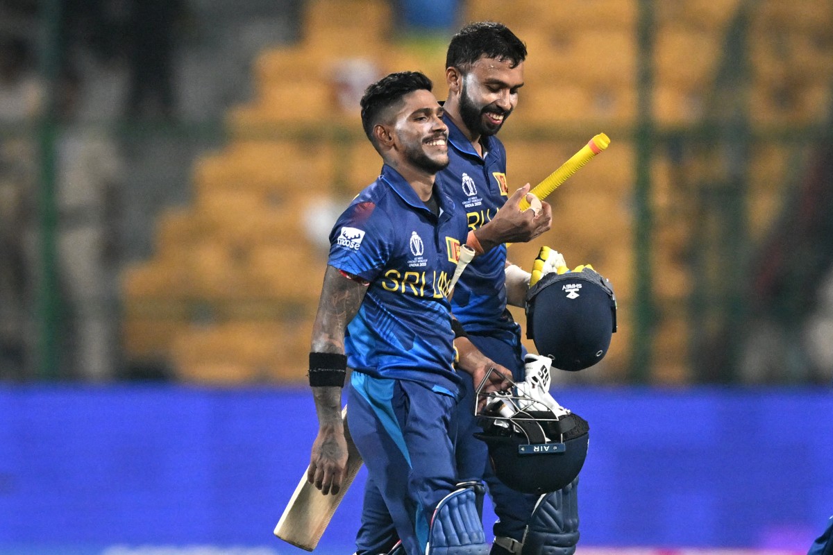 SL shock defending champions ENG by 8 wickets