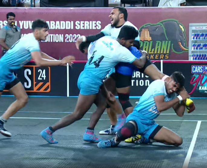 Vicky Kumar's gritty tackles put Hampi Heroes on the backfoot