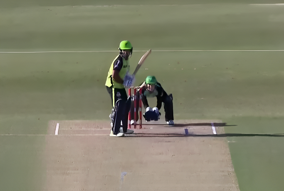 69 off 40! Chamari Athapaththu sparkles in Sydney Thunder's chase