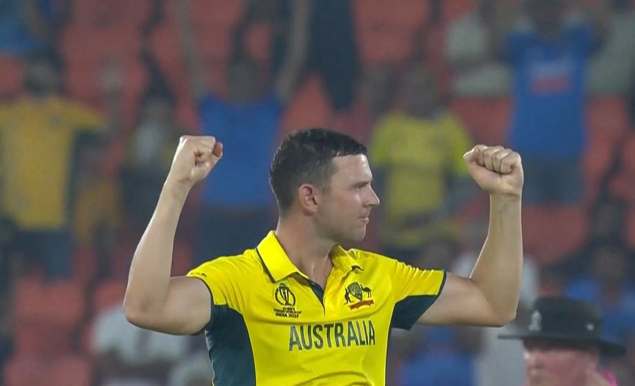 Aussies knock England out to edge closer to semis