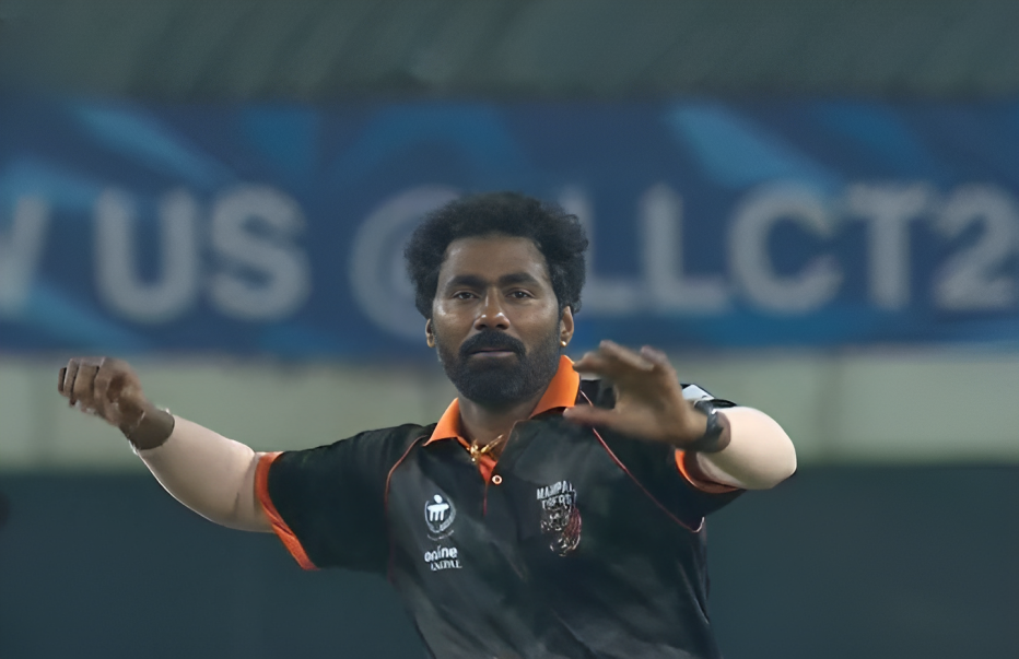 Lethal Parvinder Awana derails Gujarat Giants with 4/19