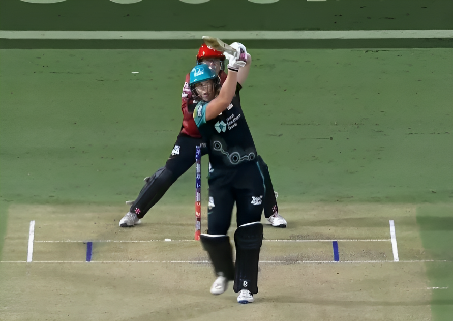 65 off 36! Resurgent Grace Harris powers Brisbane Heat's charge