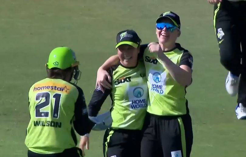 3 for 16! Lauren Smith delivers with the ball