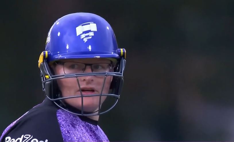 77* off 49! Lizelle Lee continues her sublime touch