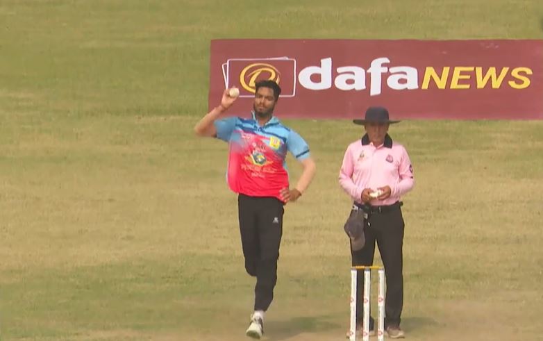 Ayushman Malakar sizzles with economical 3-fer